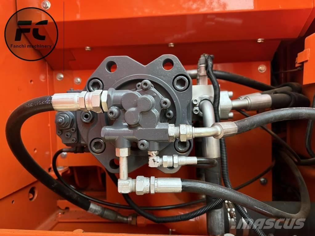 Doosan DX 225 LC Гусеничні екскаватори