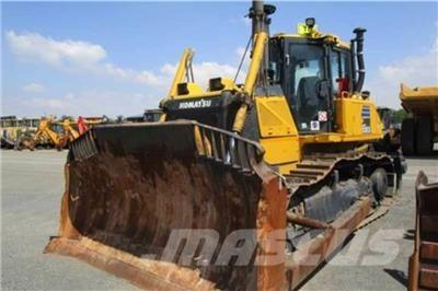 Komatsu D65 EX-16 Гусеничні бульдозери
