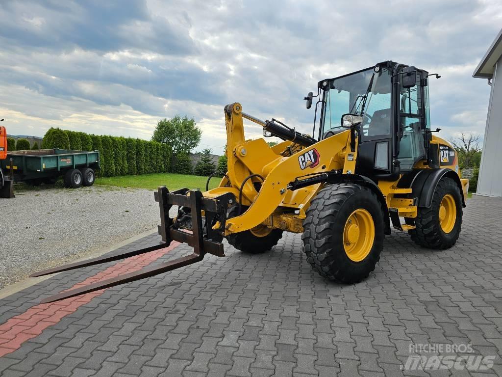 CAT 908 M Фронтальні навантажувачі