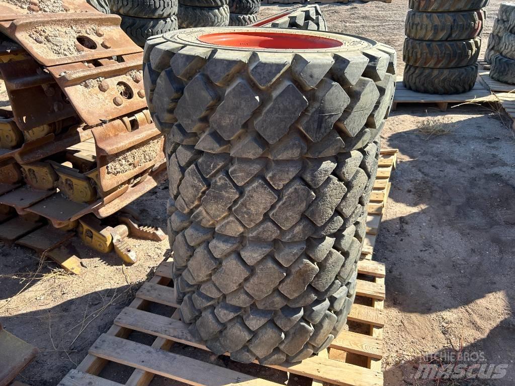 Bobcat 10x16.5 Tires Шини