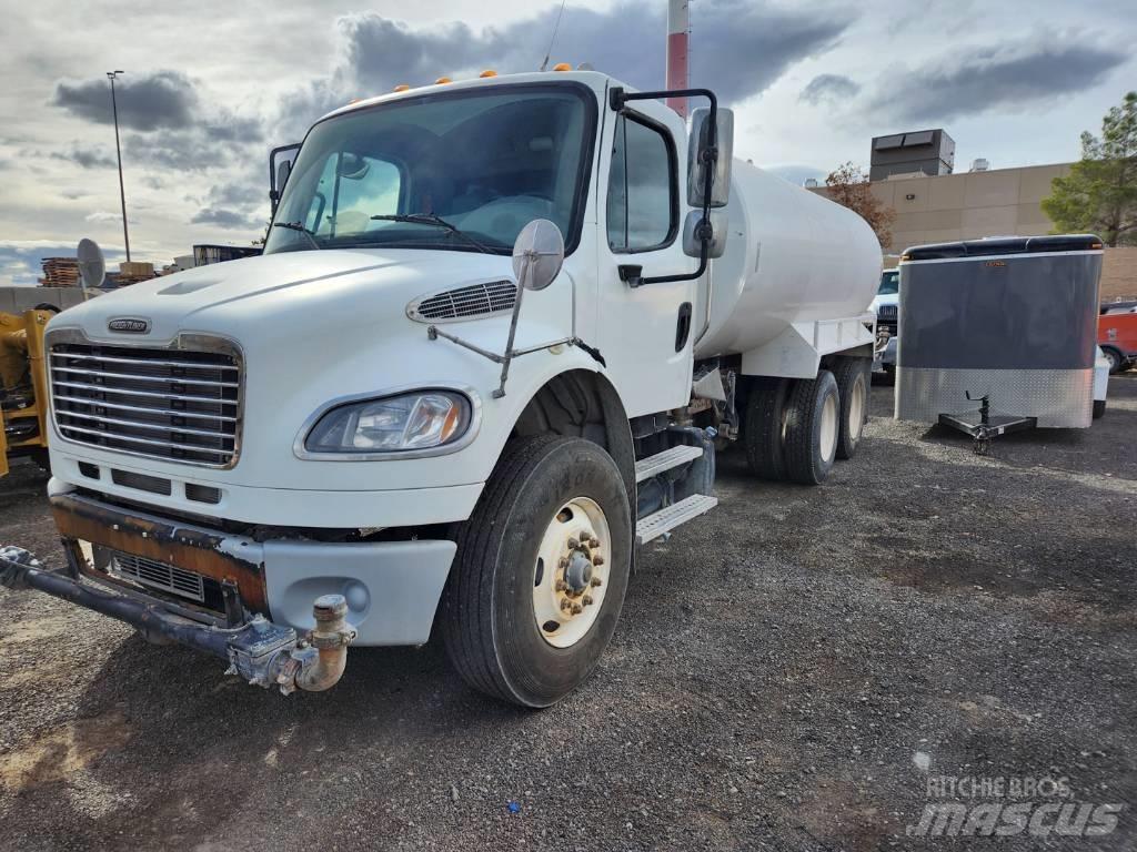 Freightliner M2-106 Поливальні машини