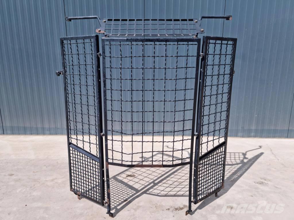 CAT 938K / 938M Кабіна