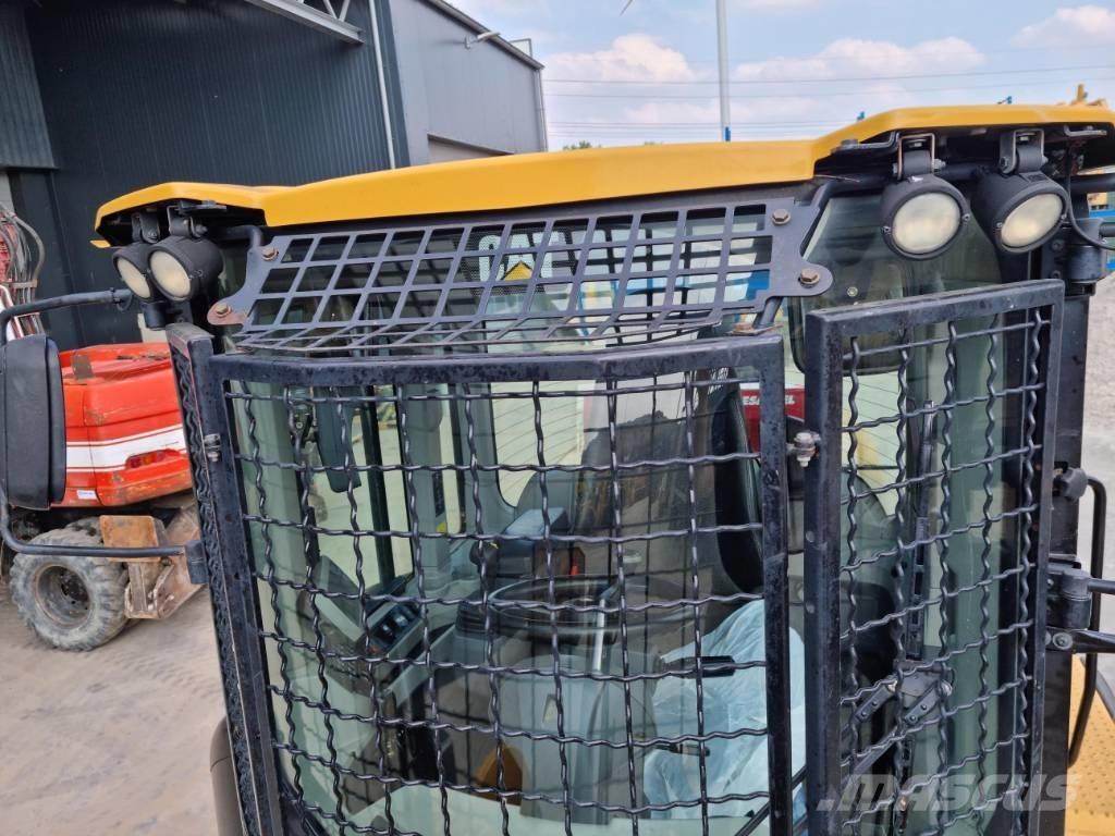 CAT 938K / 938M Кабіна