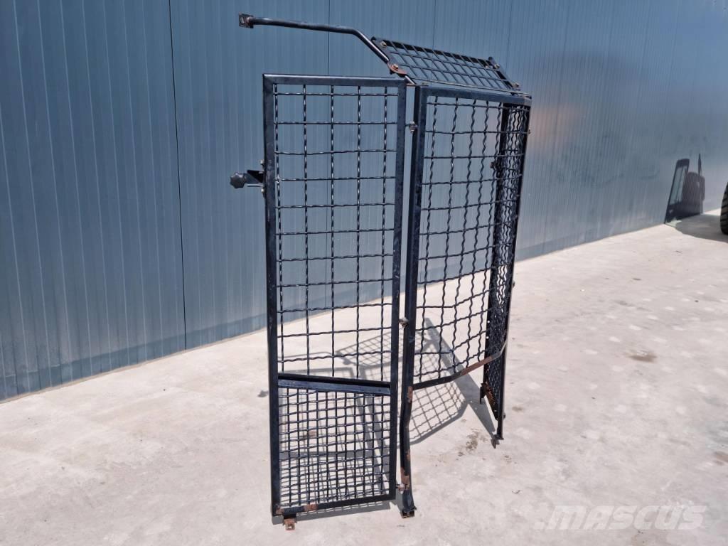 CAT 938K / 938M Кабіна