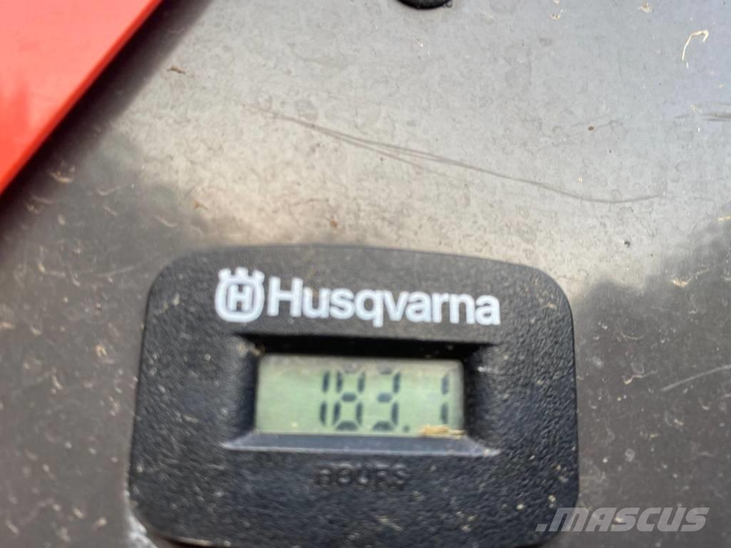 Husqvarna P 525 D Самохідні газонокосарки