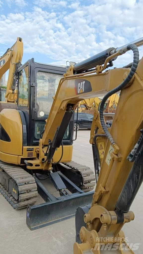CAT CAT302D Гусеничні екскаватори
