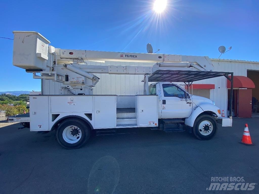 Ford F 750 SD Автовишки на базі вантажівки