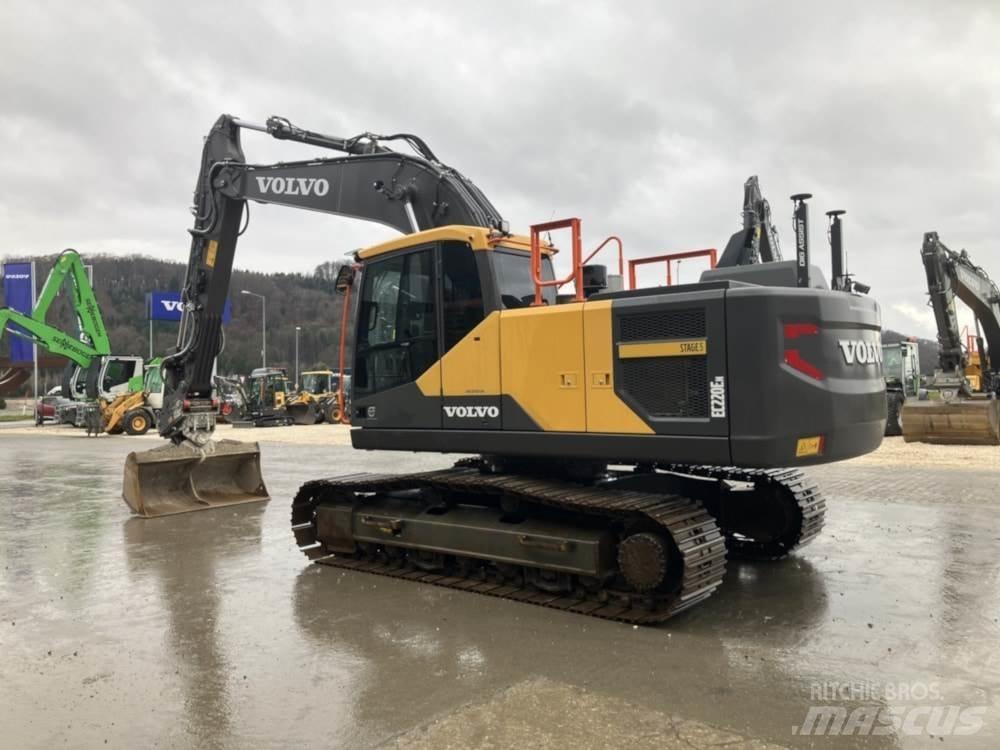 Volvo EC220EN Гусеничні екскаватори