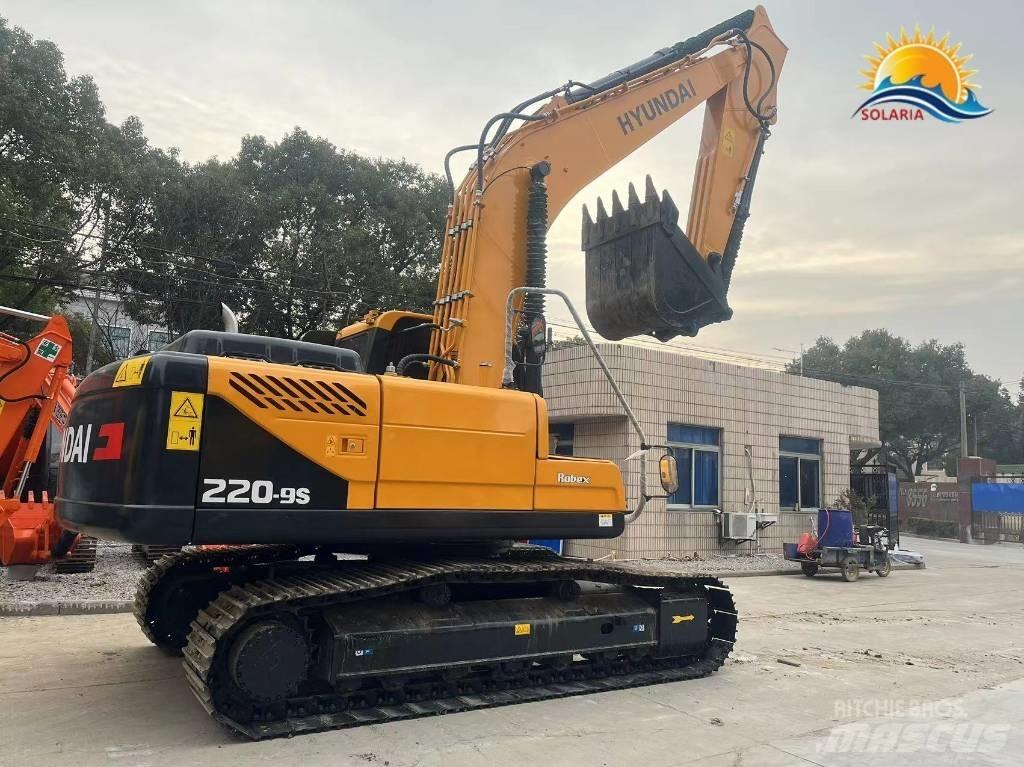 Hyundai R220-9S Колісні екскаватори