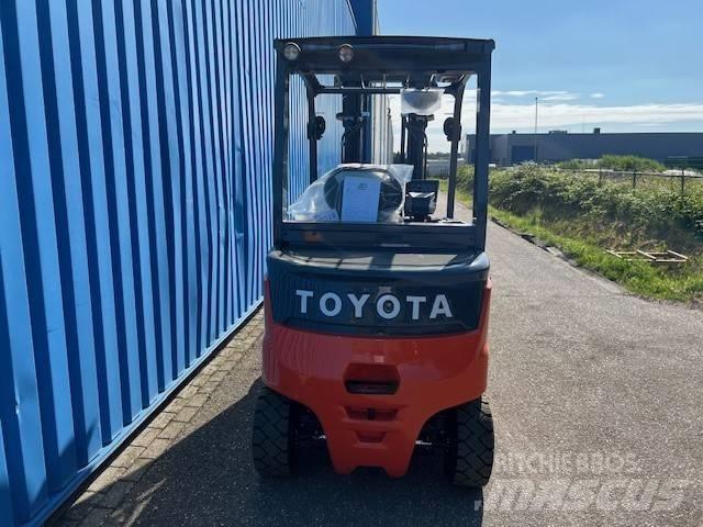Toyota Traigo 80 Електронавантажувачі