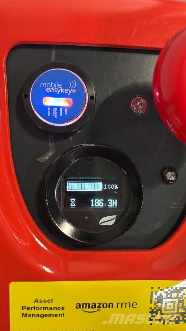 Linde MP13 Самохідні електроштабелери