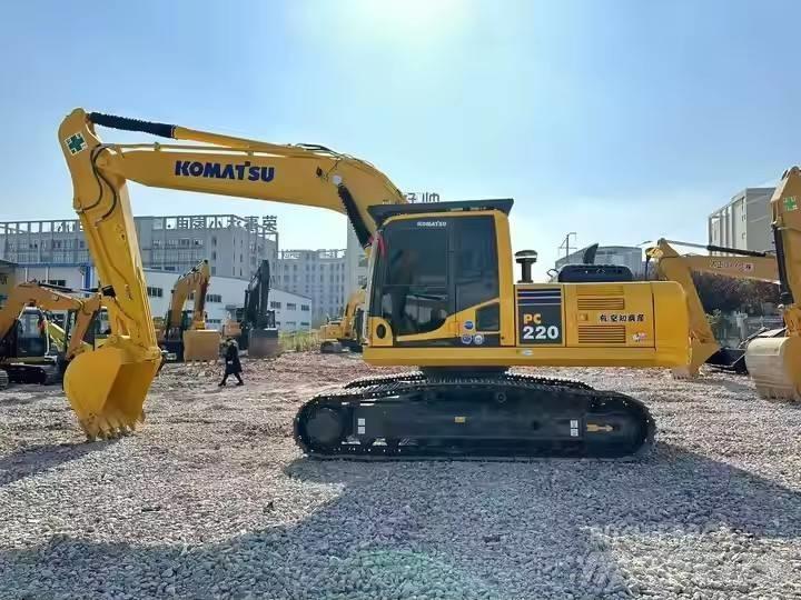 Komatsu PC 220 Гусеничні екскаватори
