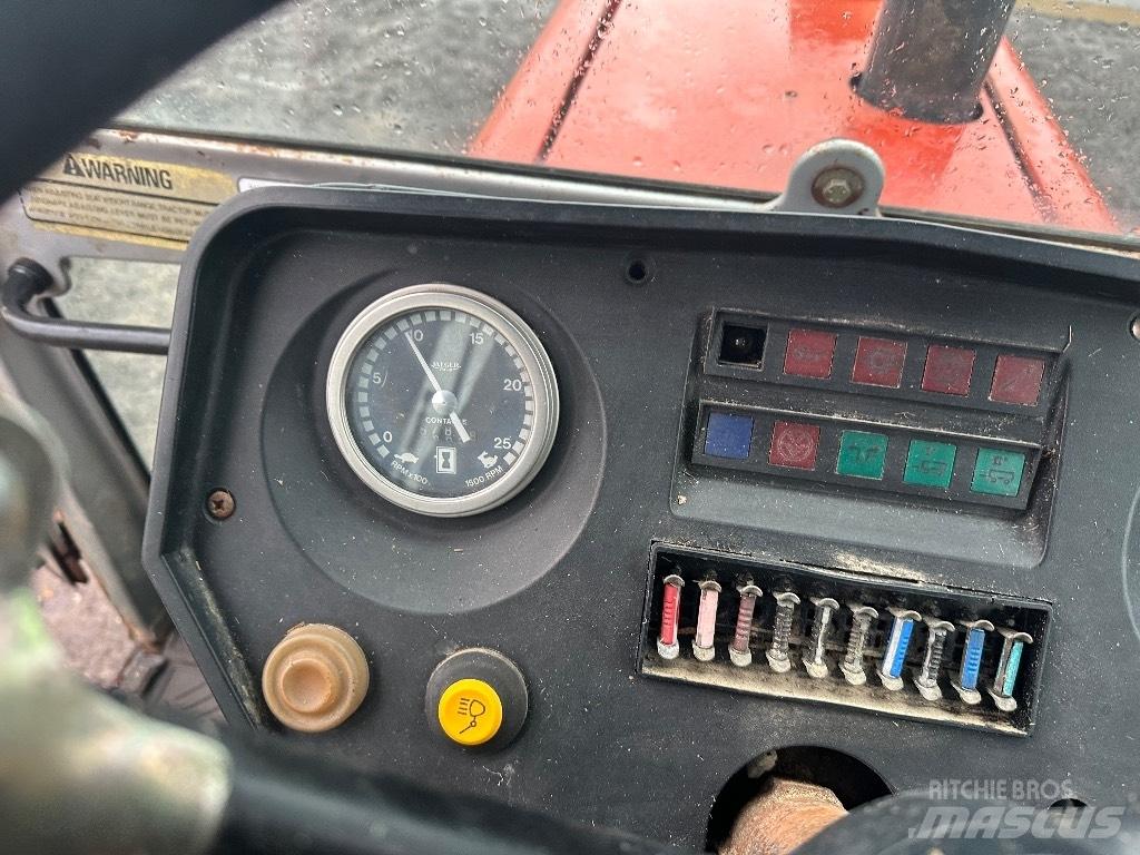Massey Ferguson 690 Трактори