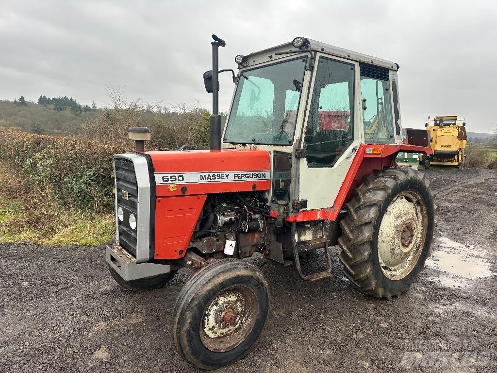 Massey Ferguson 690 Трактори
