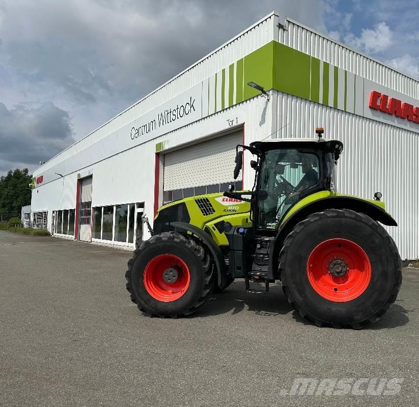 CLAAS Axion 870 Трактори