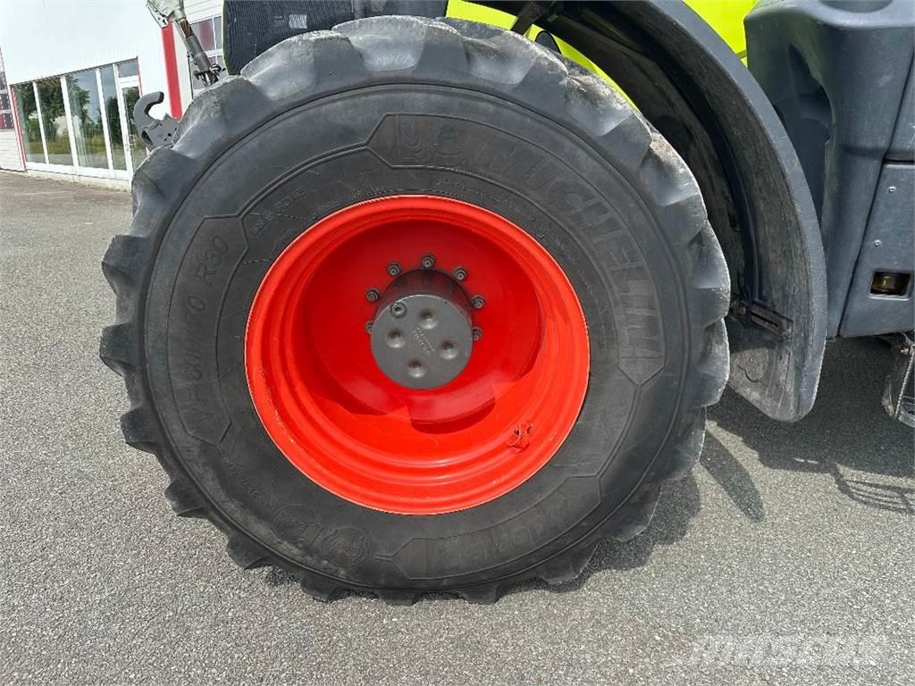 CLAAS Axion 870 Трактори
