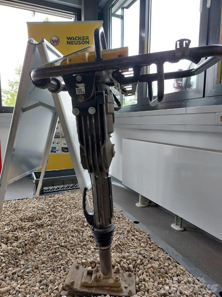 Wacker Neuson AS30e Трамбувальники