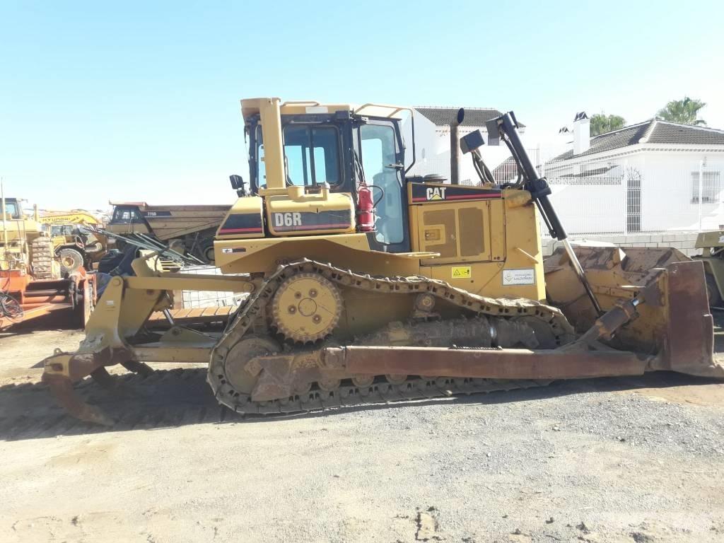 CAT D 6 R II Гусеничні бульдозери