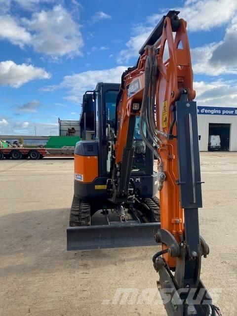 Develon DX 27 Z-7 Міні-екскаватори < 7т