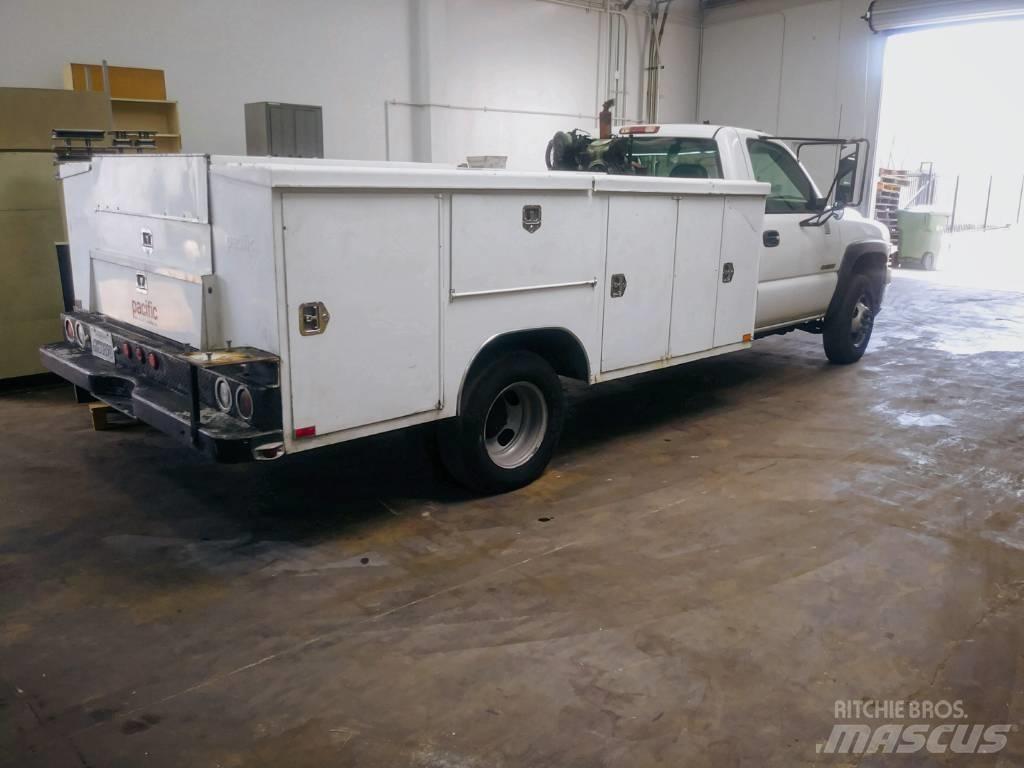 Chevrolet 3500 Пікапи / Бічне розвантаження