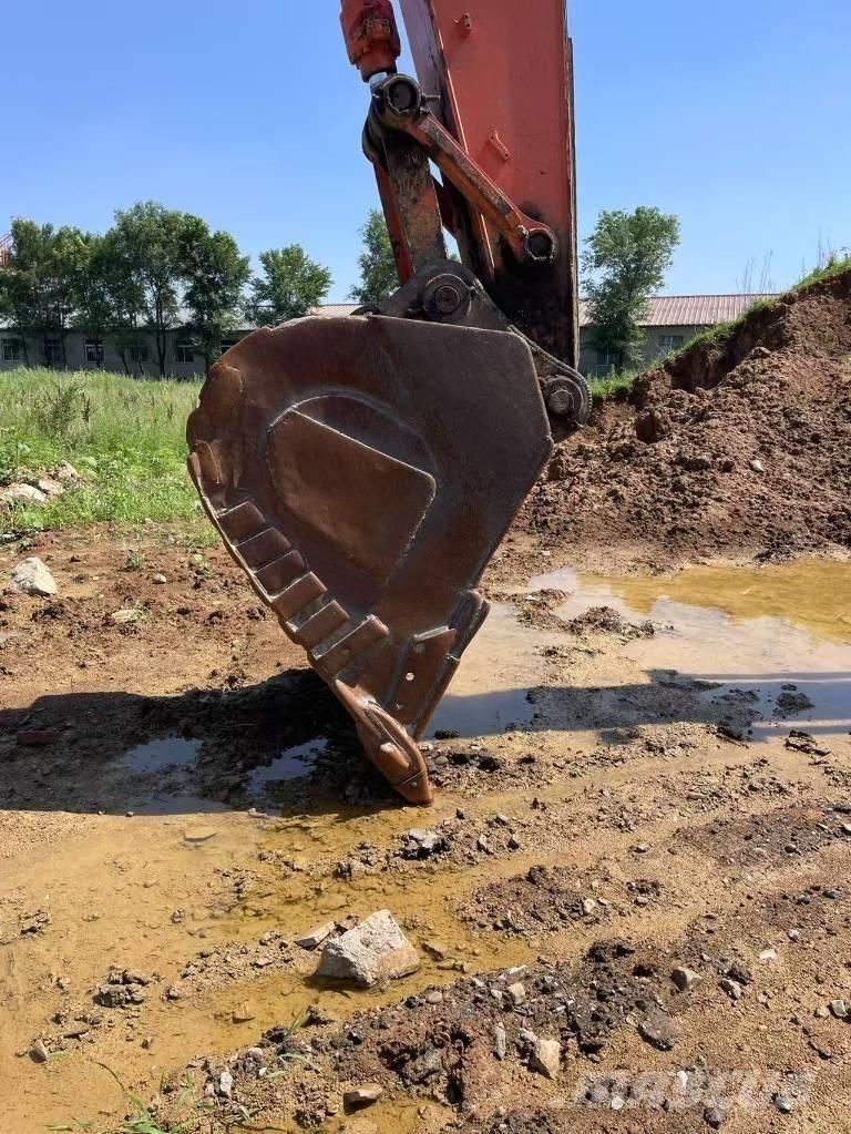 Hitachi ZX 360 Гусеничні екскаватори