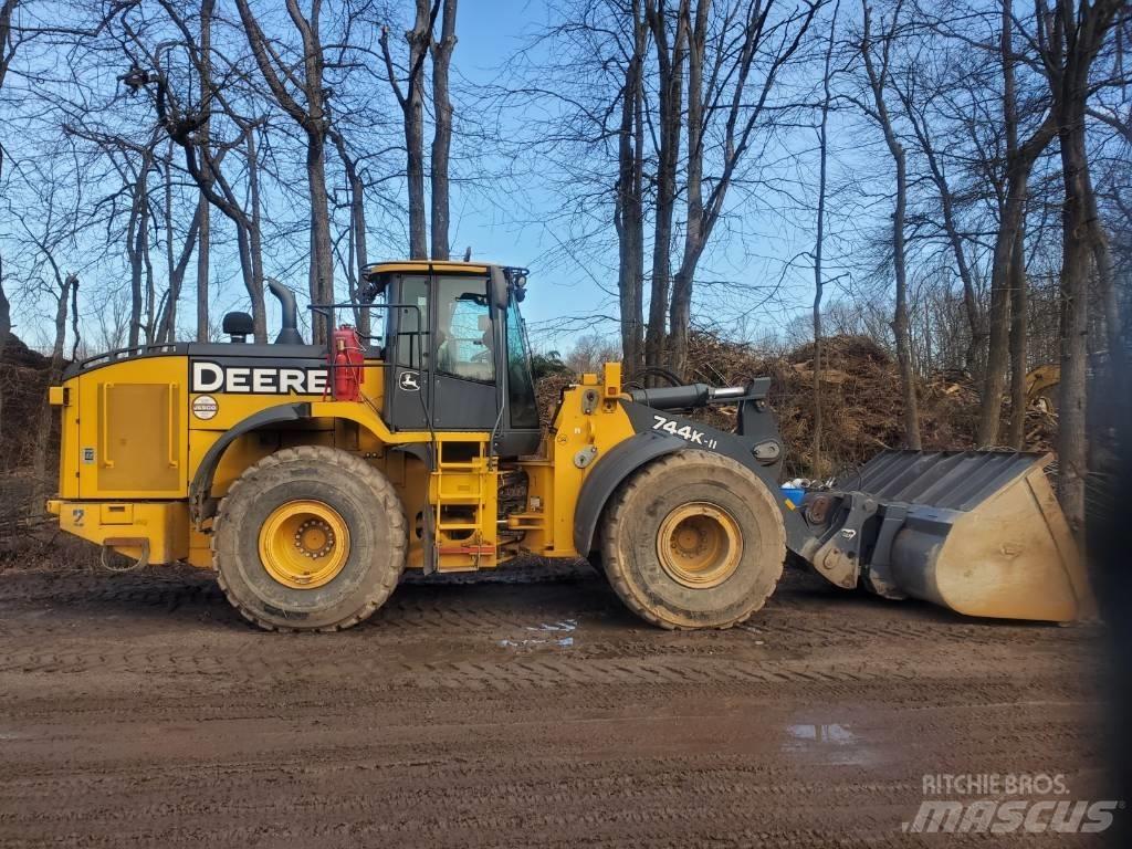 John Deere 744 K Фронтальні навантажувачі