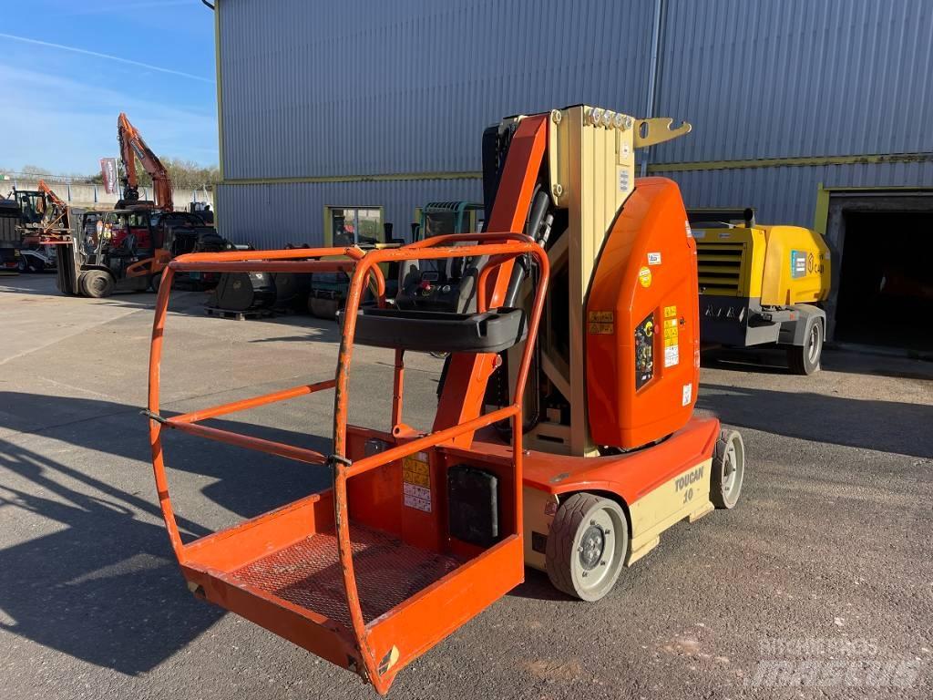 JLG Toucan 10 E Вертикальні щоглові підйомники