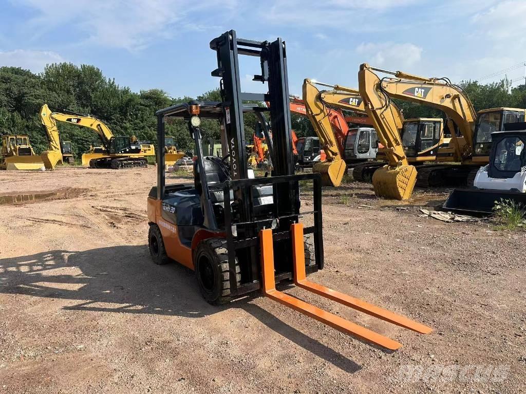 Toyota 30 forklift Дизельні навантажувачі