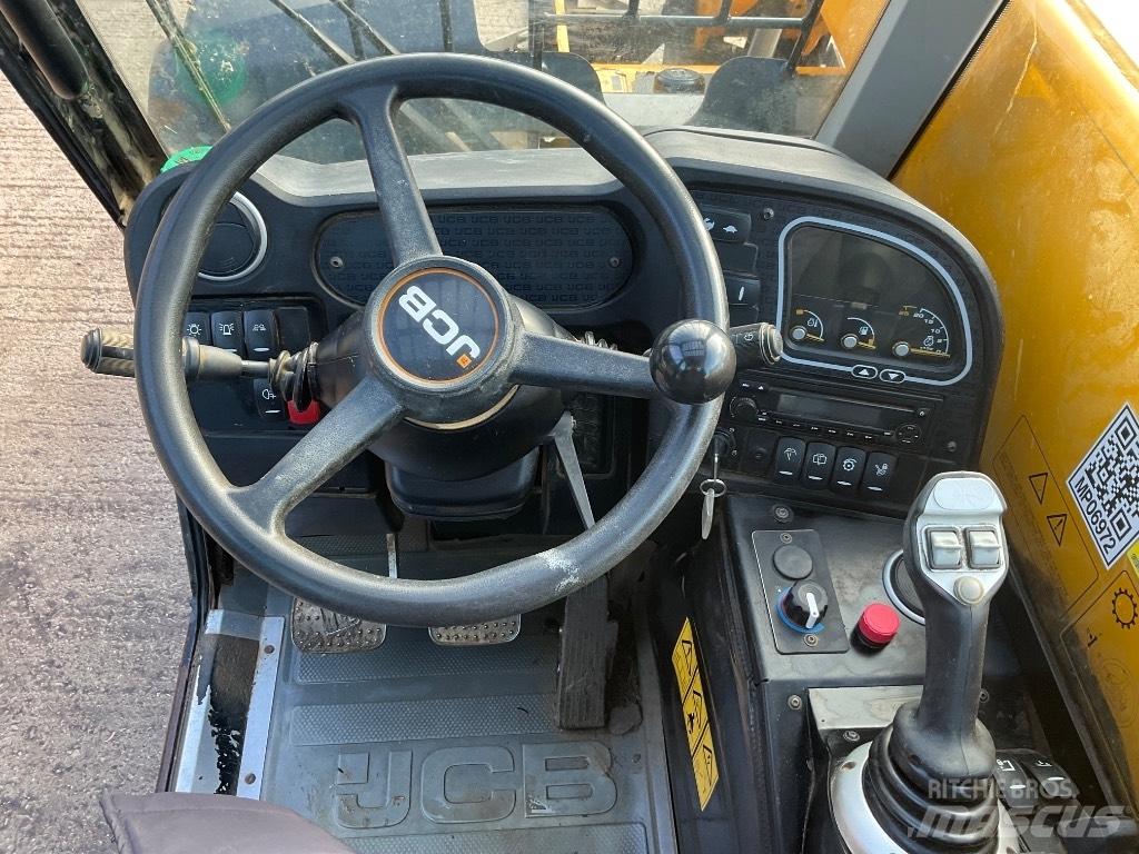 JCB 525-60 Телескопічні навантажувачі