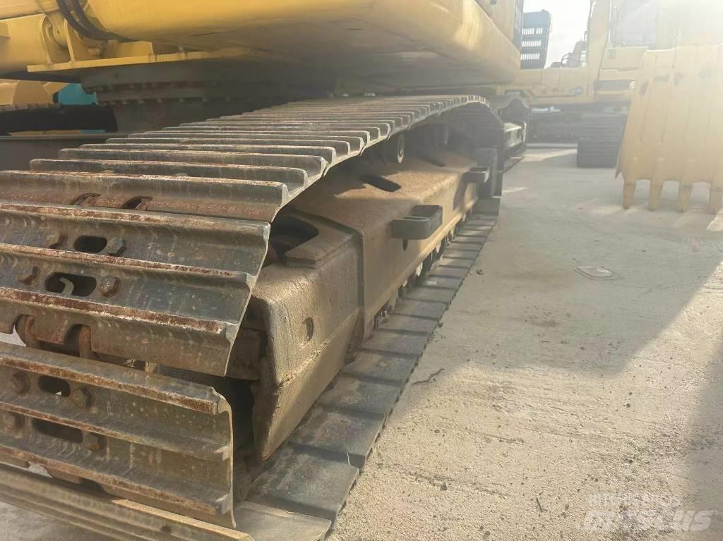 Komatsu PC 200 LC-7 Гусеничні екскаватори