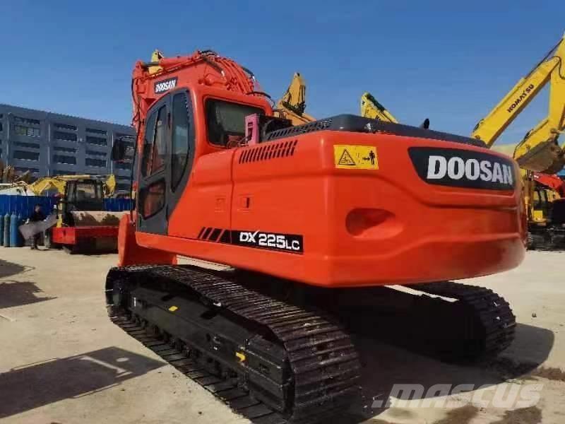 Doosan DX 225 Гусеничні екскаватори