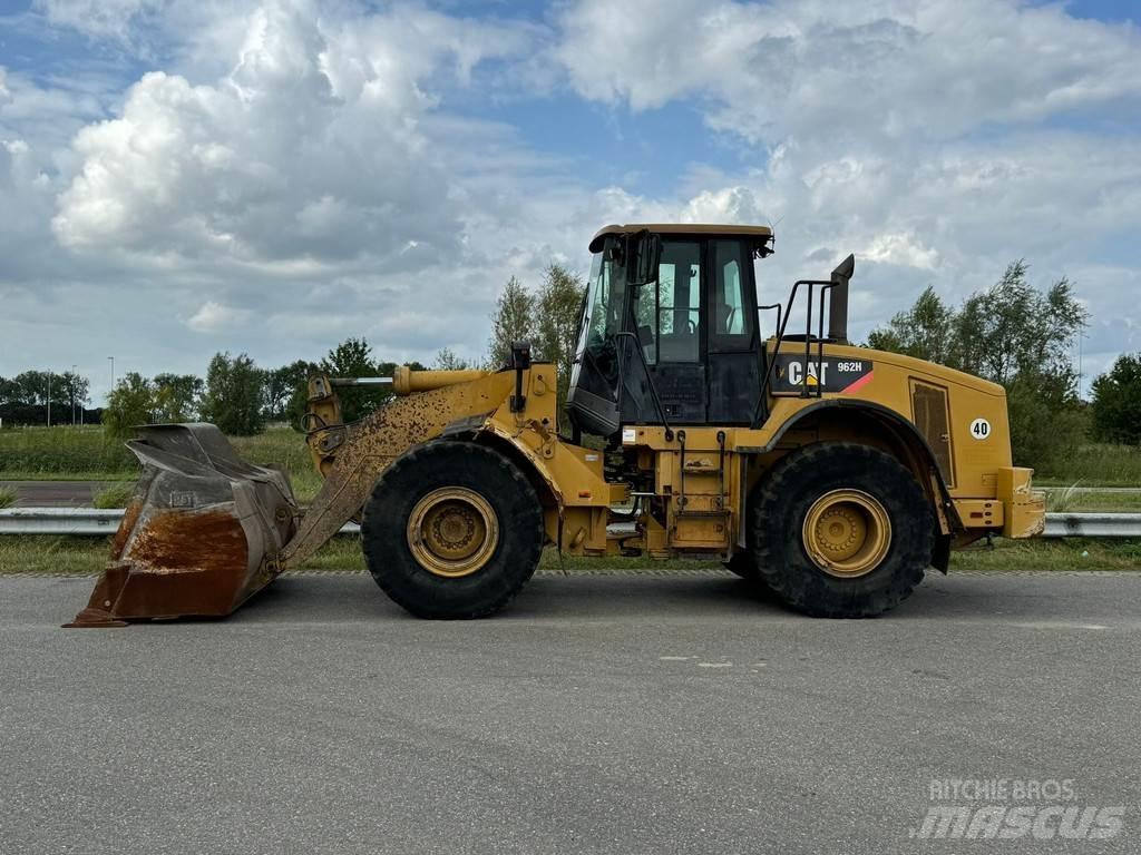 CAT 962H Фронтальні навантажувачі