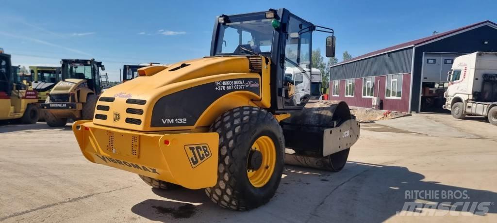 JCB VM 132 Ущільнювачі грунту