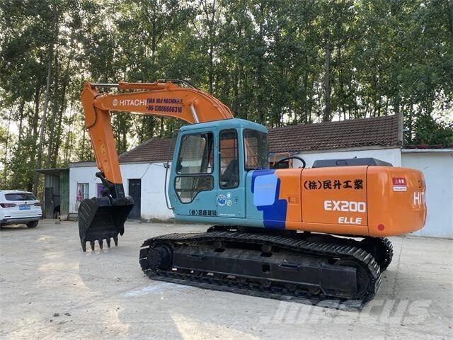 Hitachi EX200 Гусеничні екскаватори
