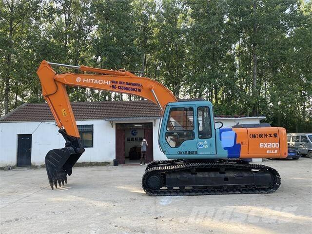 Hitachi EX200 Гусеничні екскаватори