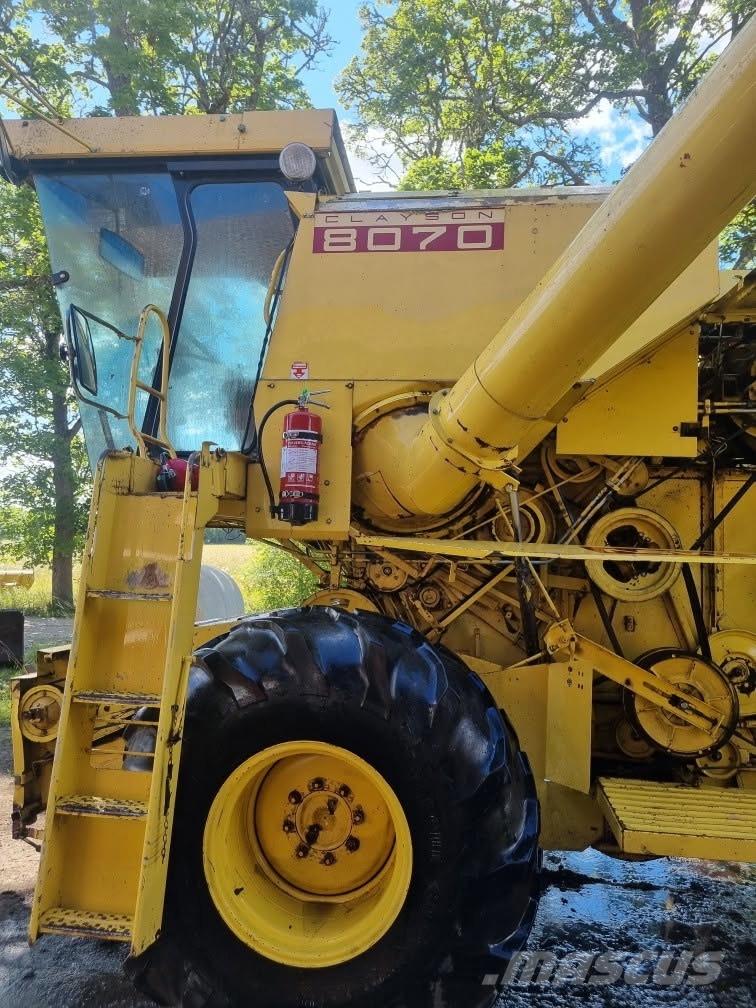 New Holland 8070, 20” Зернозбиральні комбайни