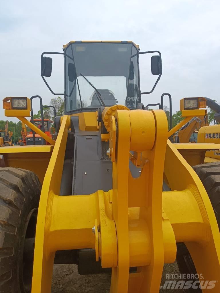 Komatsu WA 380 Фронтальні навантажувачі