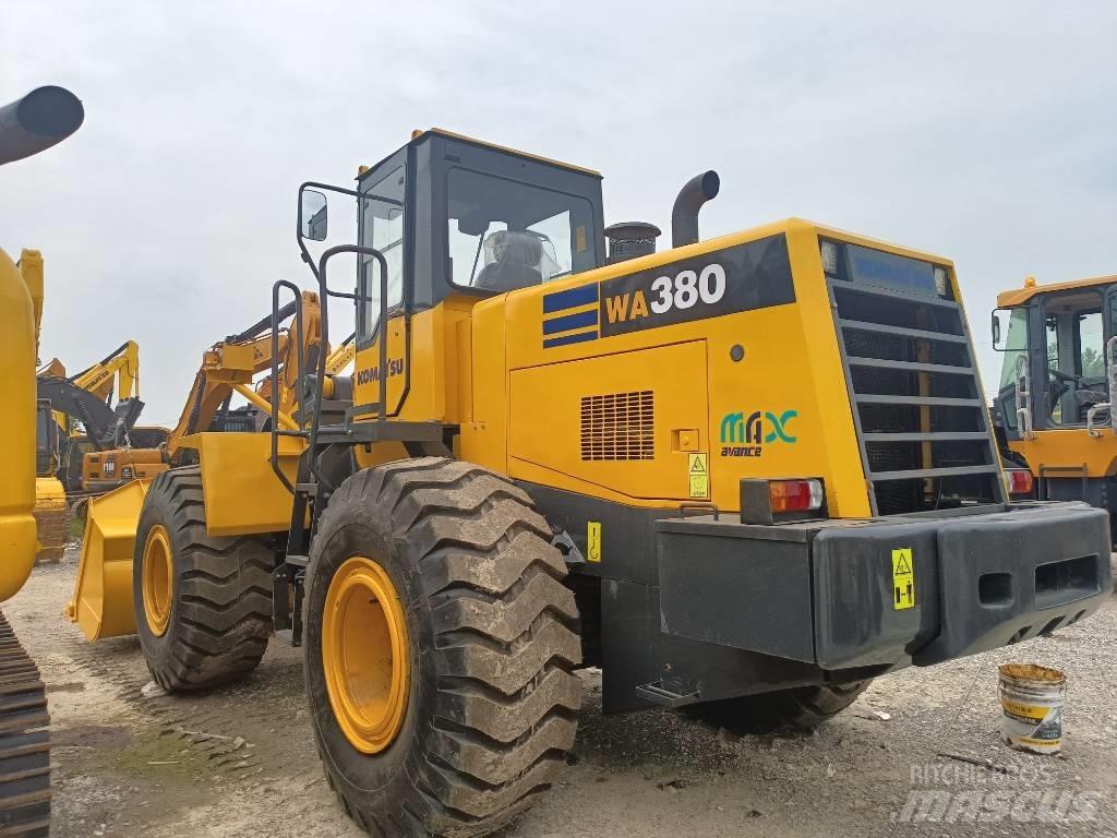 Komatsu WA 380 Фронтальні навантажувачі