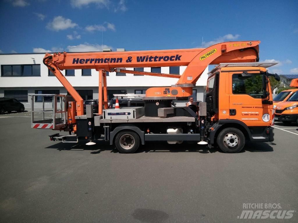 Palfinger P 300 KS Автовишки на базі вантажівки