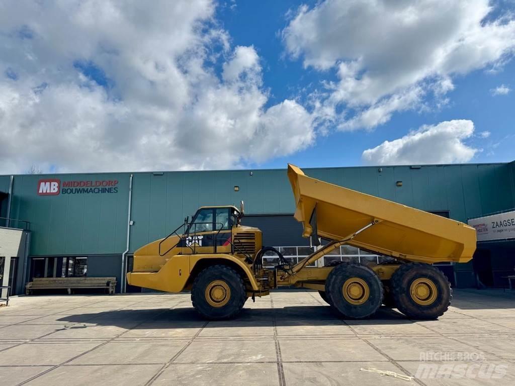 CAT 735 Міні самоскиди