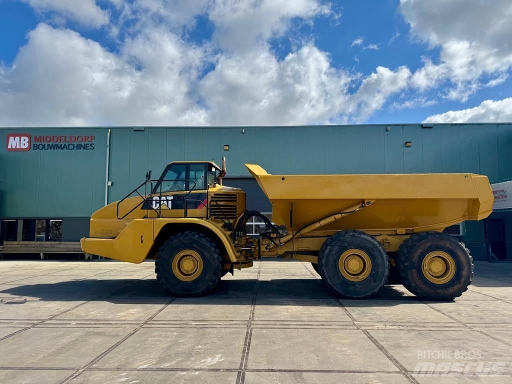 CAT 735 Міні самоскиди