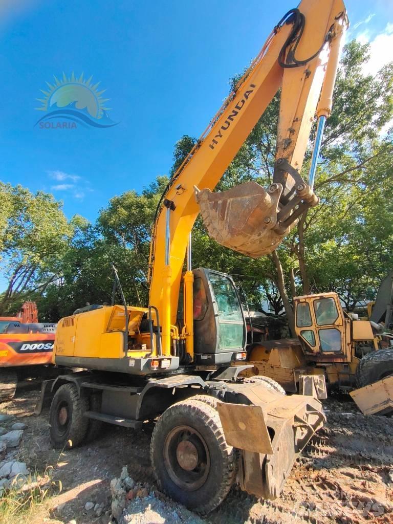 Hyundai R210W-7 Колісні екскаватори