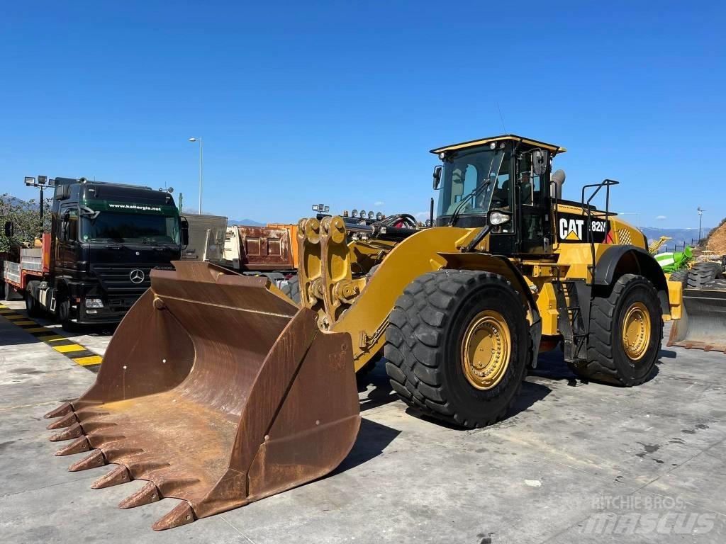 CAT 982 M Фронтальні навантажувачі
