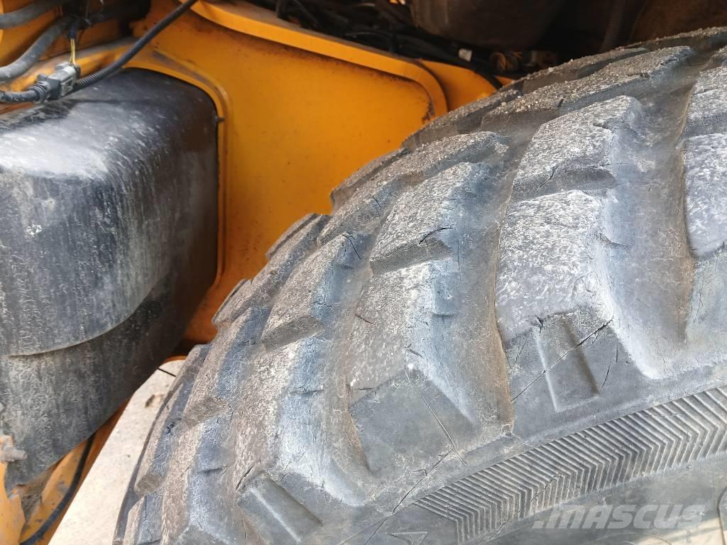 JCB 4cxProAEC Екскаватори-навантажувачі