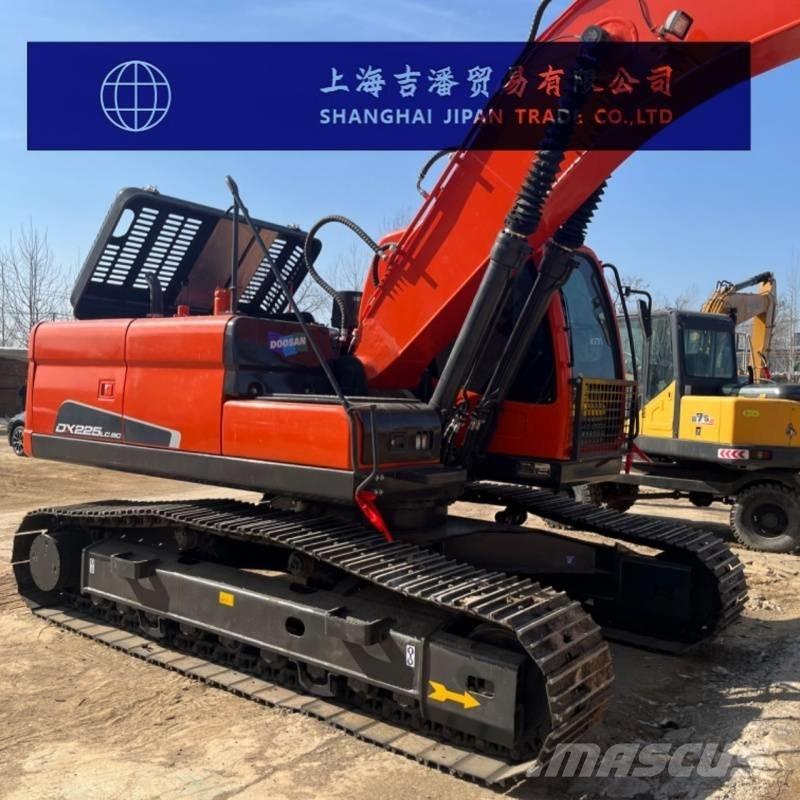 Doosan DX 225 LC Гусеничні екскаватори