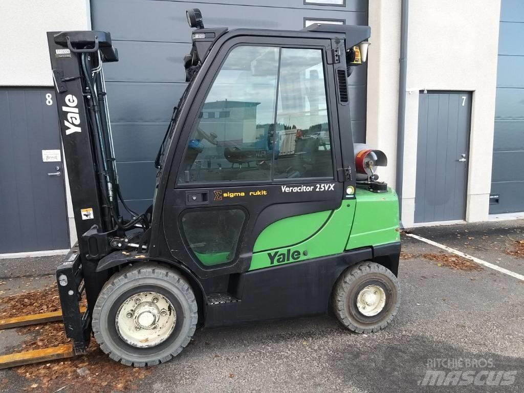 Yale GLP25VX Газові навантажувачі