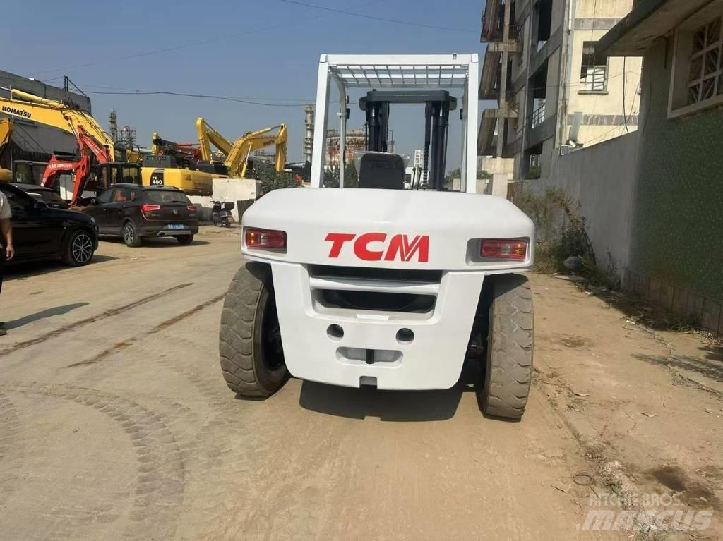 TCM FD 100 Z8 Телескопічні навантажувачі