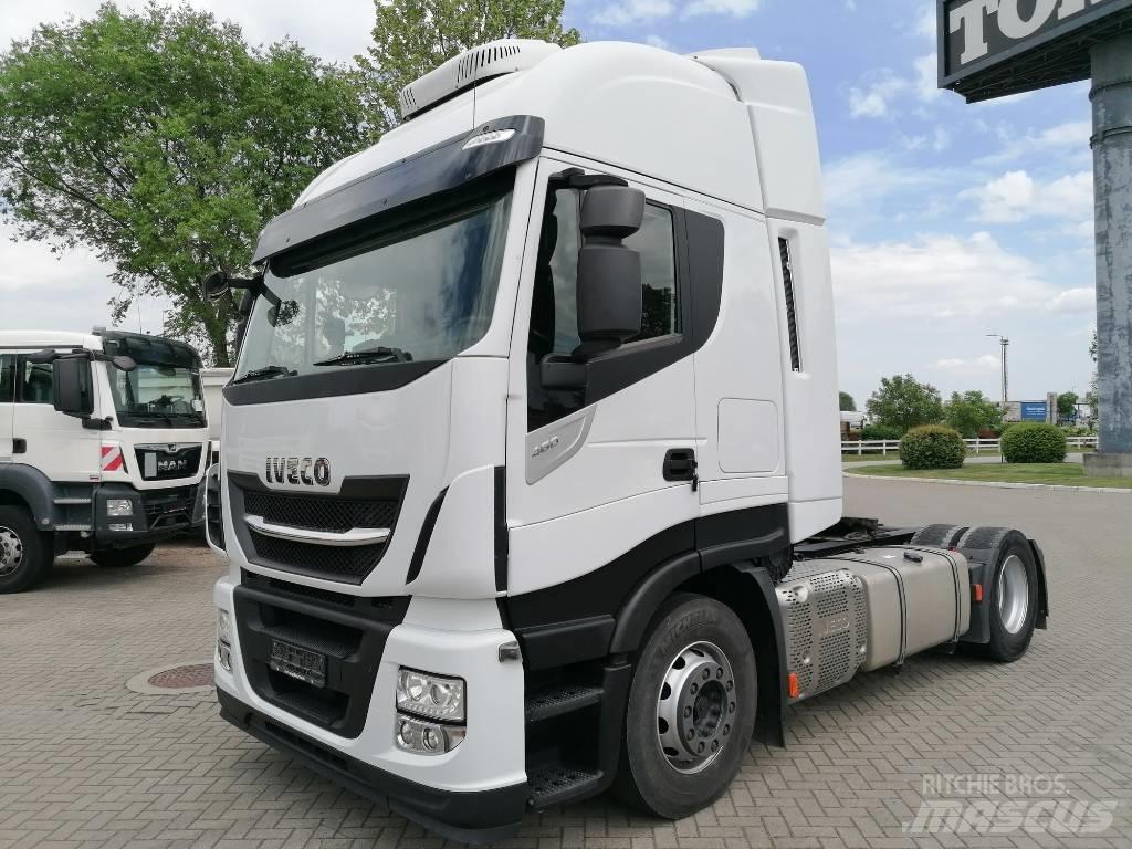 Iveco AS440ST/P Тягачі