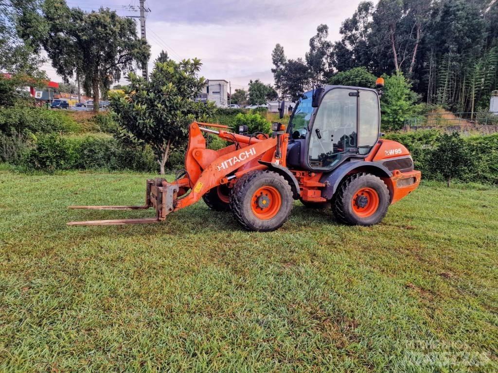 Hitachi ZW 95 Фронтальні навантажувачі