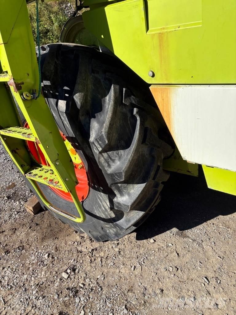 CLAAS Dominator 68 Зернозбиральні комбайни
